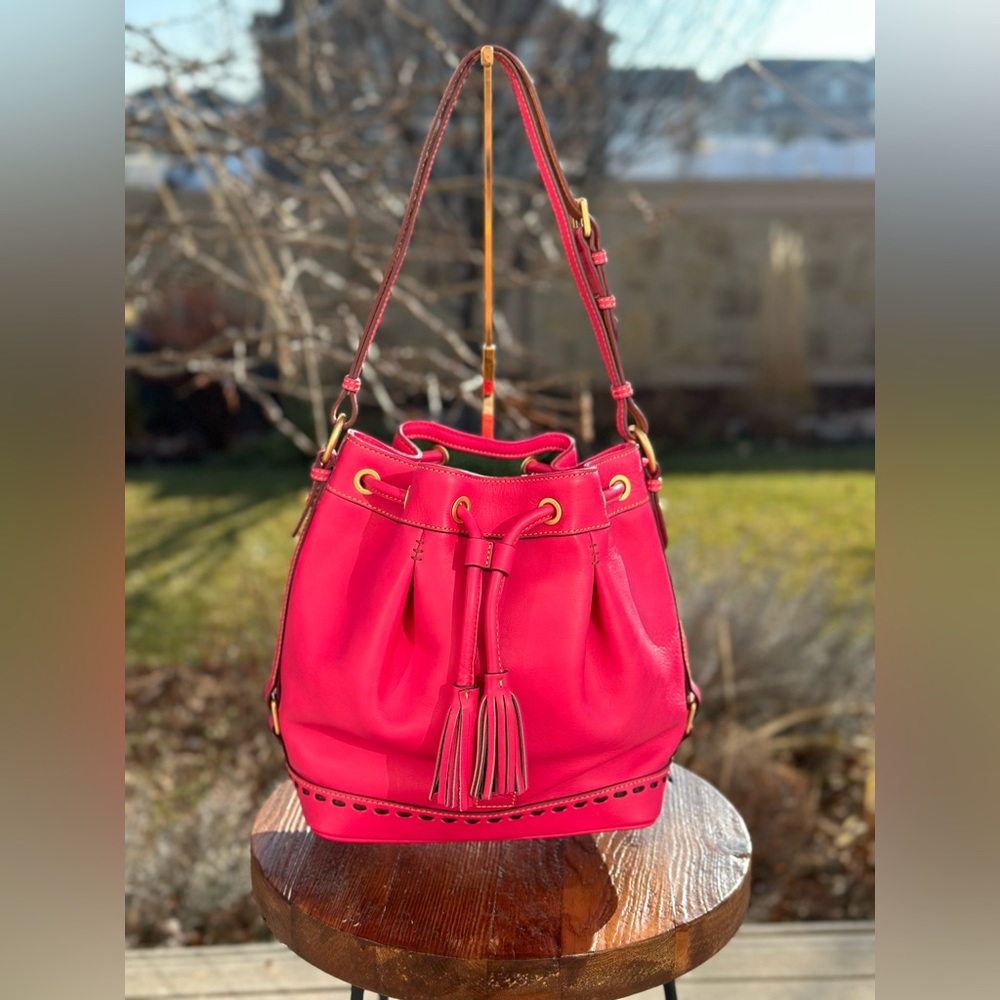 Dooney & Bourke Fuchsia Pink Florentine Whipstitch Bucket Drawstring Bag EEUC